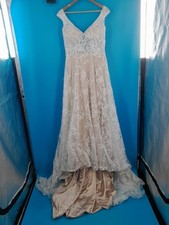 V-Neck Lace A-Line Leaf Applique Wedding Dress Size 12