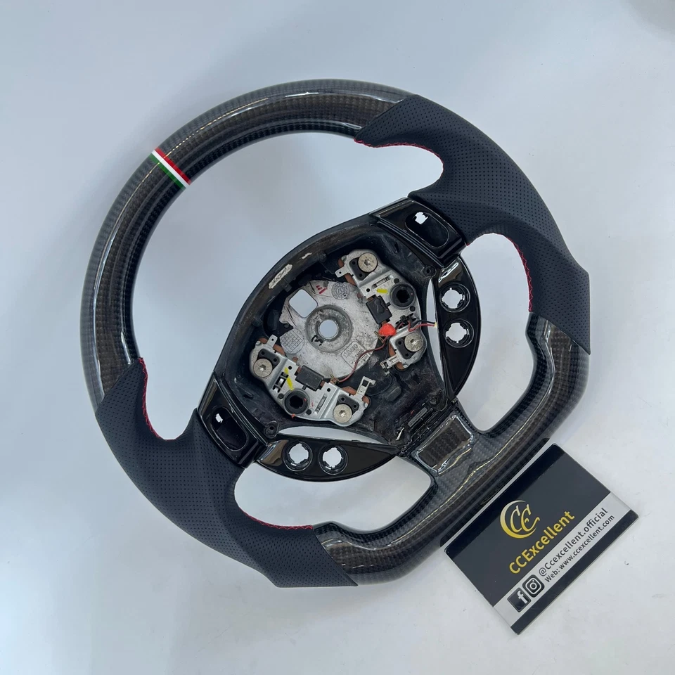 Volante de fibra de carbono personalizado para Maserati GT Granturismo Sport 2008-2019 Foto 4 de 4