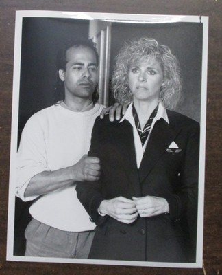 PRESS PROMO PHOTO TAKING OF FLIGHT 847 ULI DERICKSON STORY LINDSAY WAGNER Q469