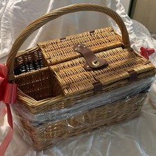 Picknickkorb 2 Personen mit Flaschenhalter Besteck Wein Gläser Teller Gewürzdose