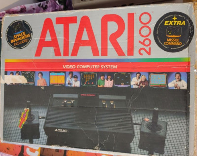 Atari 2600 VCS Videospielsystem classic 4er (komplett) working cond classic OVP