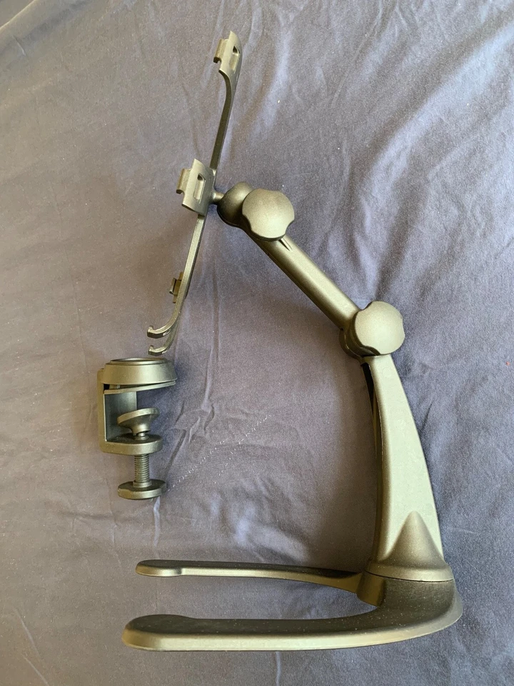 IK Multimedia iKlip Stand Desktop Stand for iPad - Image 2 of 4