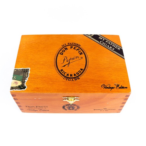 Caja de cigarros de madera vacía Don Pepin Garcia Toro Gordo edición vintage 7" x 4,5" x 3" - Imagen 2 de 12