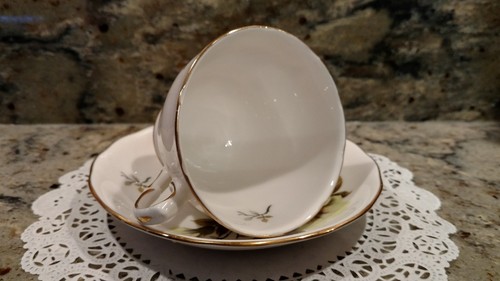 CROWN ROYAL TEA CUP AND SAUCER BONE CHINA SET WITH LENTEN ROSES MADE IN ENGLAND - Picture 4 of 8
