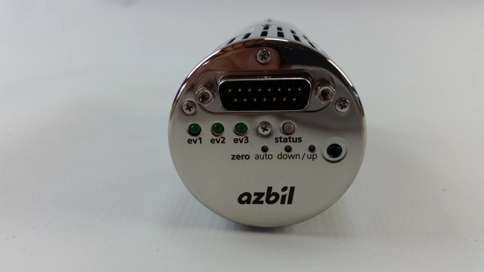 Connector end of the Azbil SPG gauge: D-sub 15-pin, event and status LEDs, zero buttons