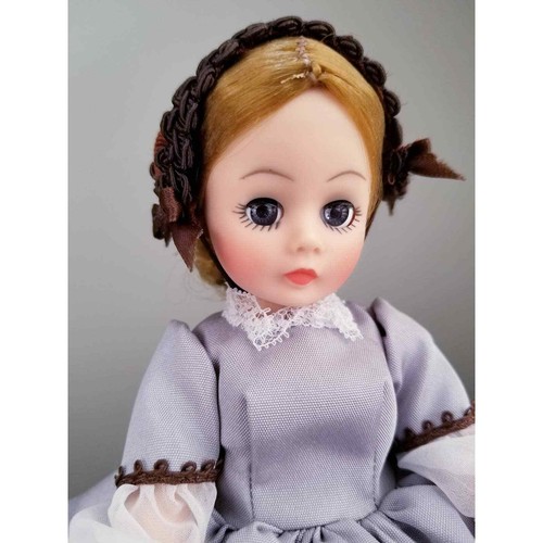 Madame Alexander Vintage Portrettes Anastasia 1125 * MINT * Box, Tags & Stand - Picture 9 of 10