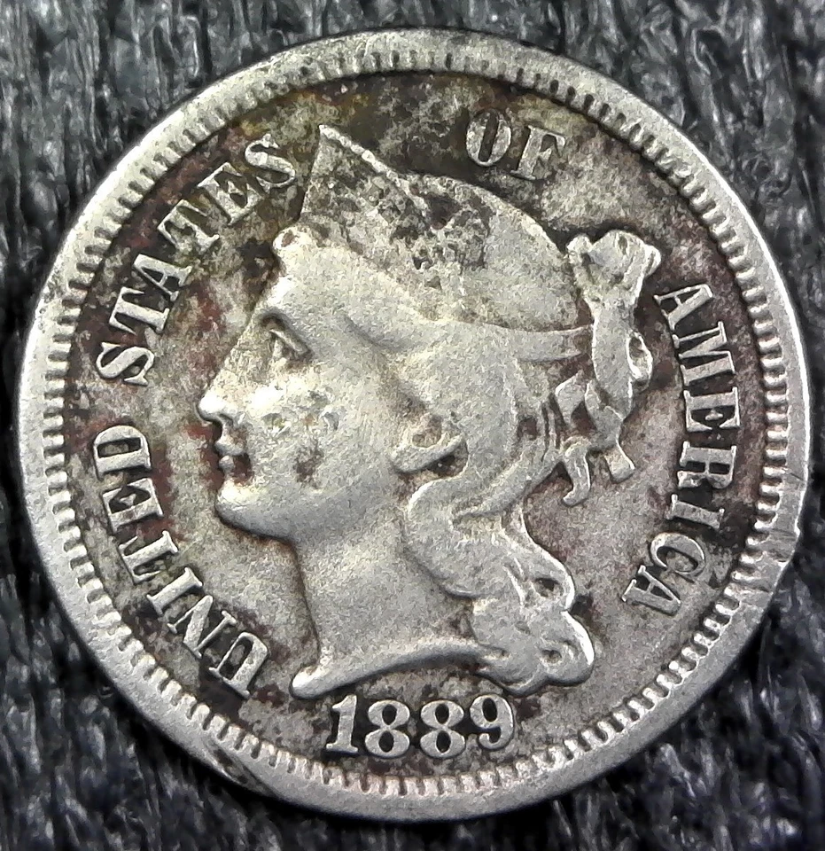 1889 3-Cent Nickel Three-Cent Coin - Very Low Mintage of 18,125 - (Z656) - Image 2 of 3