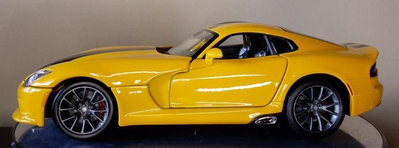 DODGE VIPER GTS SRT 2013 1/18 MAISTO - Imagen 2 de 4