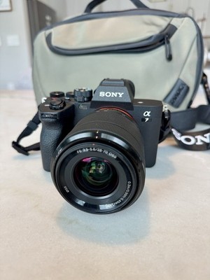 Sony Alpha a7 IV Camera Kit w/ 28-70mm Lens, 3 Batteries, Charger, Bag   Mint 