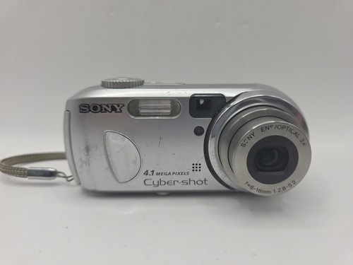 Sony Cyber-shot DSC-P73 4.1 MP Silver Digital Camera Bundle - Tested & Working - Picture 2 of 11
