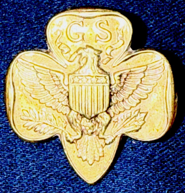 Girl Scouts Trefoil Vintage Lapel Pin Gold Tone GS Eagle