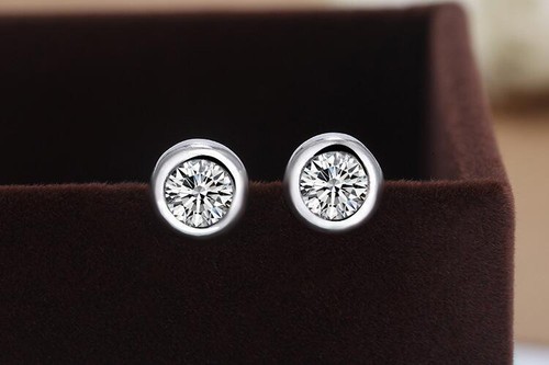 Shiny 925 Sterling Silver Plated Small Button Bead CZ Rub Over Stud Earrings UK - Picture 2 of 5