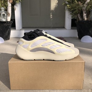 yeezy 700 v3 azael sizing