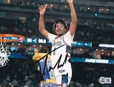 TRISTEN NEWTON signed (UCONN HUSKIES) basketball 8X10 photo BECKETT BP30918 TRISTEN NEWTON signed (UCONN HUSKIES) basketball 8X10 photo BECKETT BP30918