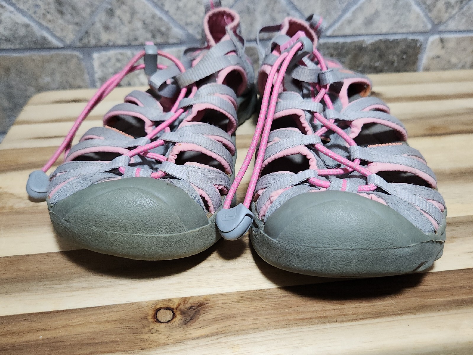 Scarpe da acqua Keen rosa grigio giovani taglia 4 gancio e passante 37 eur UK 3