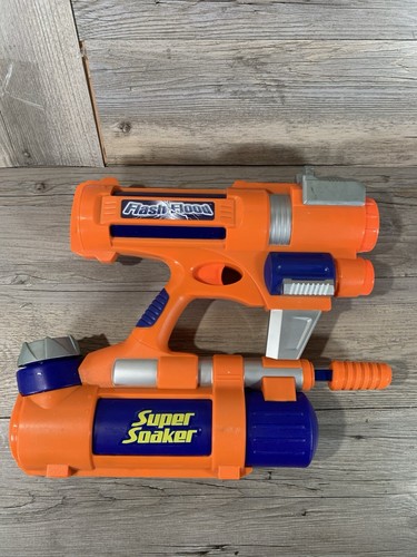 Vintage Super Soaker Flash Flood Water Gun 2004 Hasbro Orange Tested/Working
