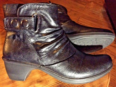 easy street comfort wave boots