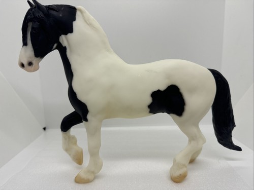 Breyer Zigeunerkönig Vanner Hengst auf Friesenschimmel 1148 Modellpferd von 2000