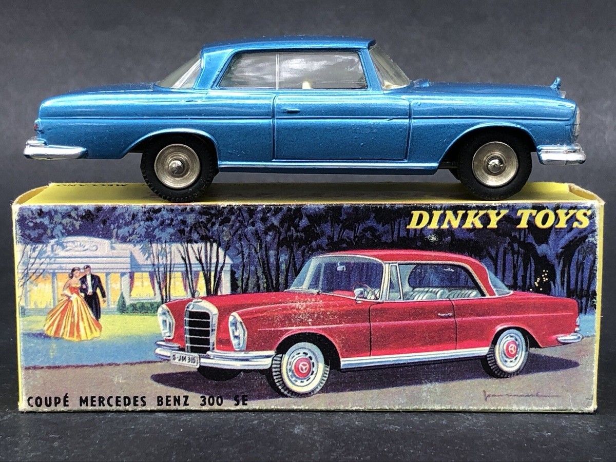 DINKY TOYS 533 : MERCEDES BENZ 300 SE coupé bleu metal - avec boîte d' origine