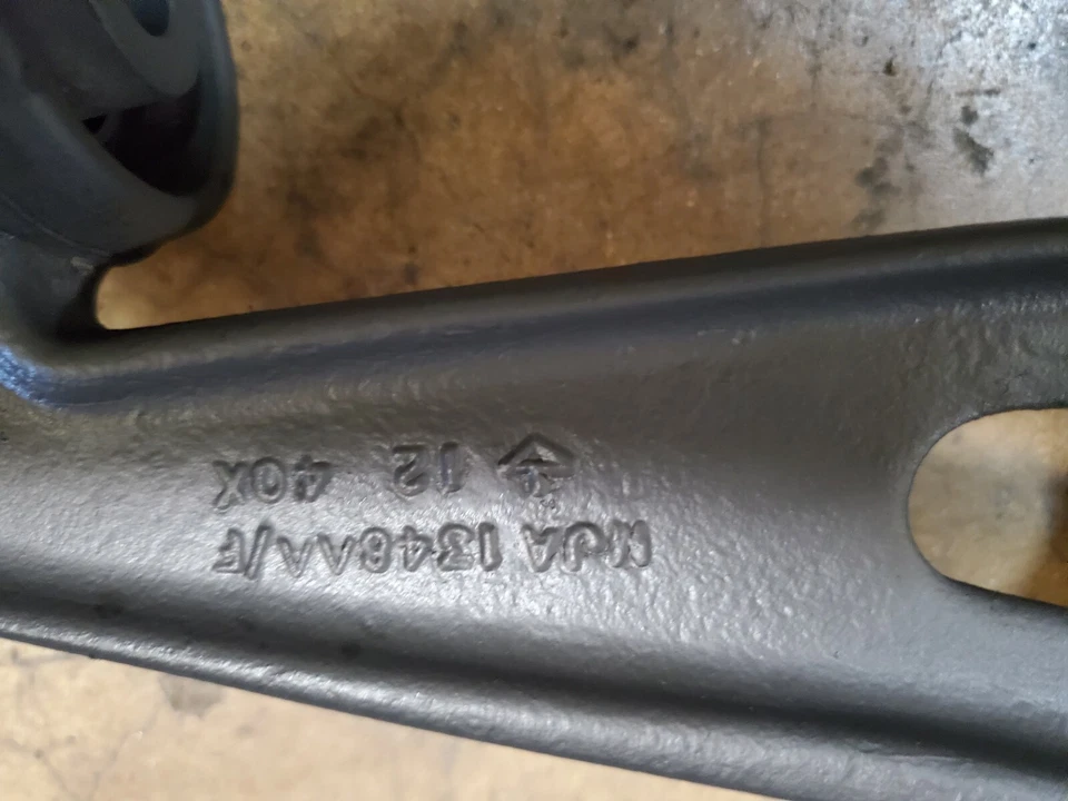 1997 1998 1999 2000 01 02 2003 JAGUAR XK8 BRAZO INFERIOR DELANTERO IZQUIERDO DERECHO NJA1348AA Foto 2 de 3