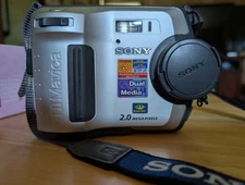 Sony FD Mavica MVC-FD200 MPEGMovie Camera 2.0 Mega Pixels Works