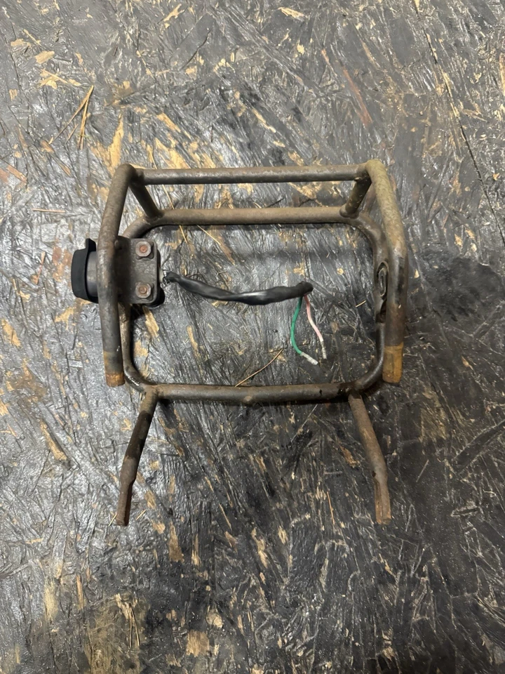 Jaula de faros Honda Big Red 200 Foto 4 de 4