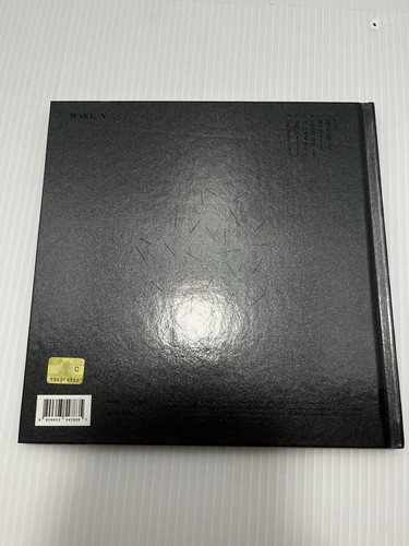 W-Wake N by Nu'est Kpop Music CD & Book (Korean Music) Nuest Wake N Ver 2 - Foto 2 di 4