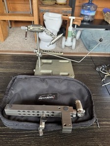 Petitjean Swiss Master Fly Tying Vis With Accessories And Two Bases