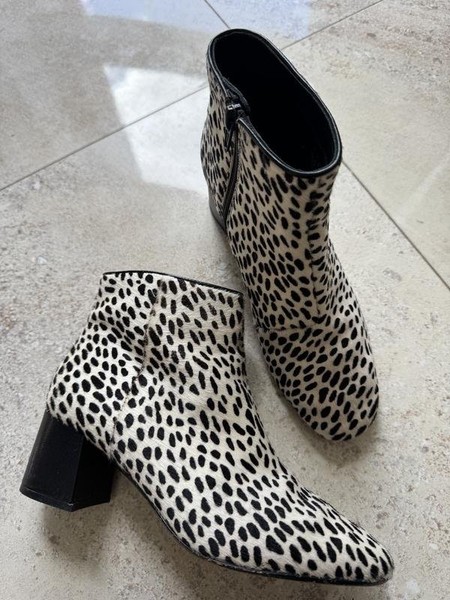 Women Clarks Boots Black Fur 35.5