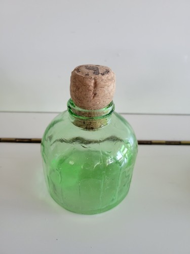 3 LIME GREEN APOTHECARY GLASS JARS BOTTLES ROUND SHAPED AND SKULL WITH LIDS - Picture 7 of 9