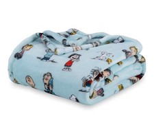 Peanuts Puppy Fleece Throw Charlie Brown Snoo...