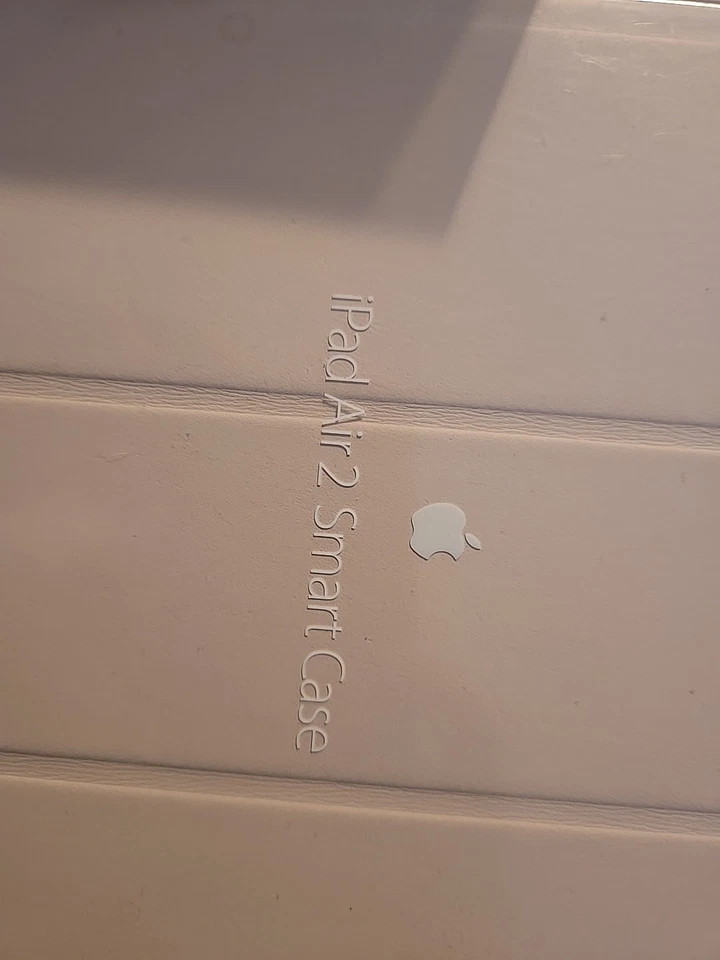 Apple Smart Cover iPad 9.7 Inch Air 1, iPad Air 2, 5th & 6th Generation SFT PINK - Image 3 of 3