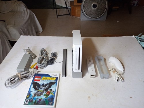 * PACCHETTO console Nintendo Wii + gioco *