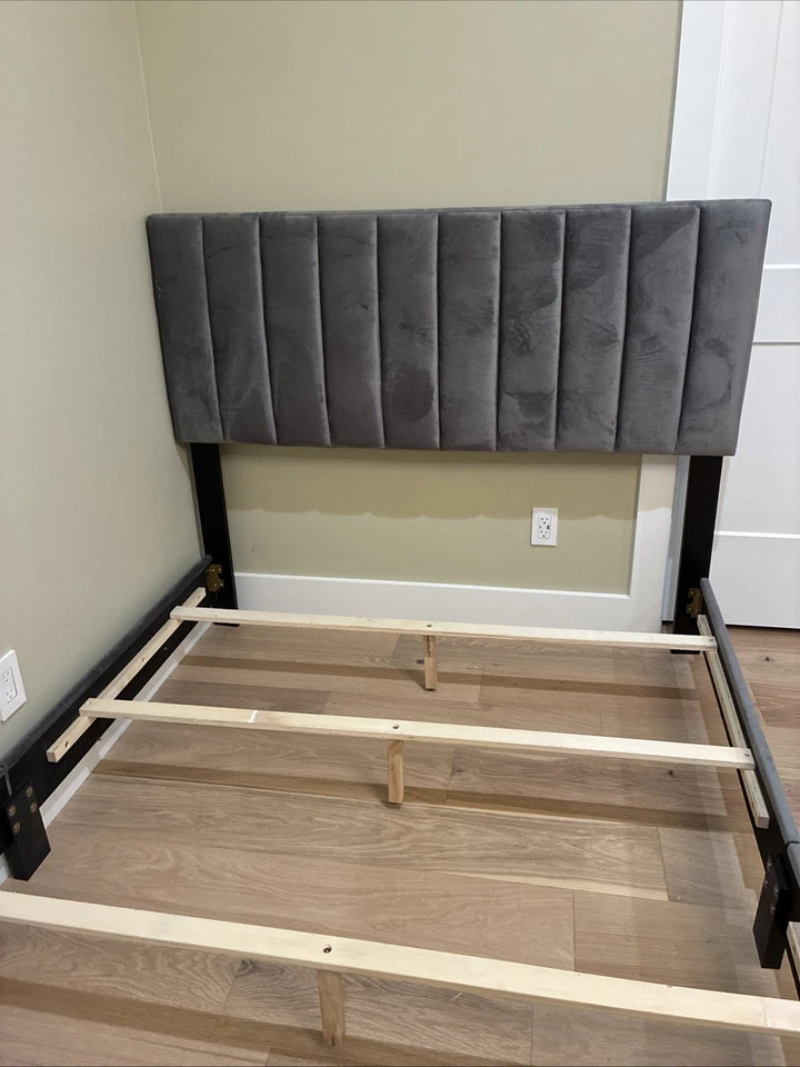 Marco de cama completo/marco de cama tapizado de terciopelo Sifurni con cabecero acolchado, negro Foto 3 de 4