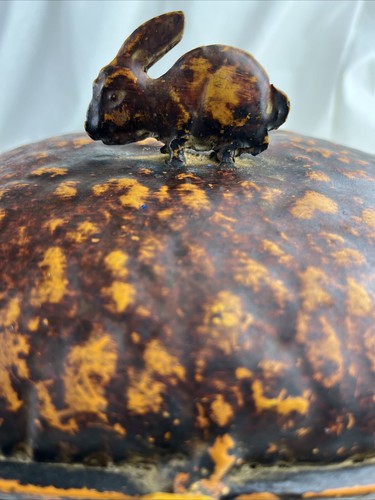 Pier One Imports 8" X 6” Metal Decorative Bunny Rabbit Hinged Box Trinket Chest - Picture 4 of 10