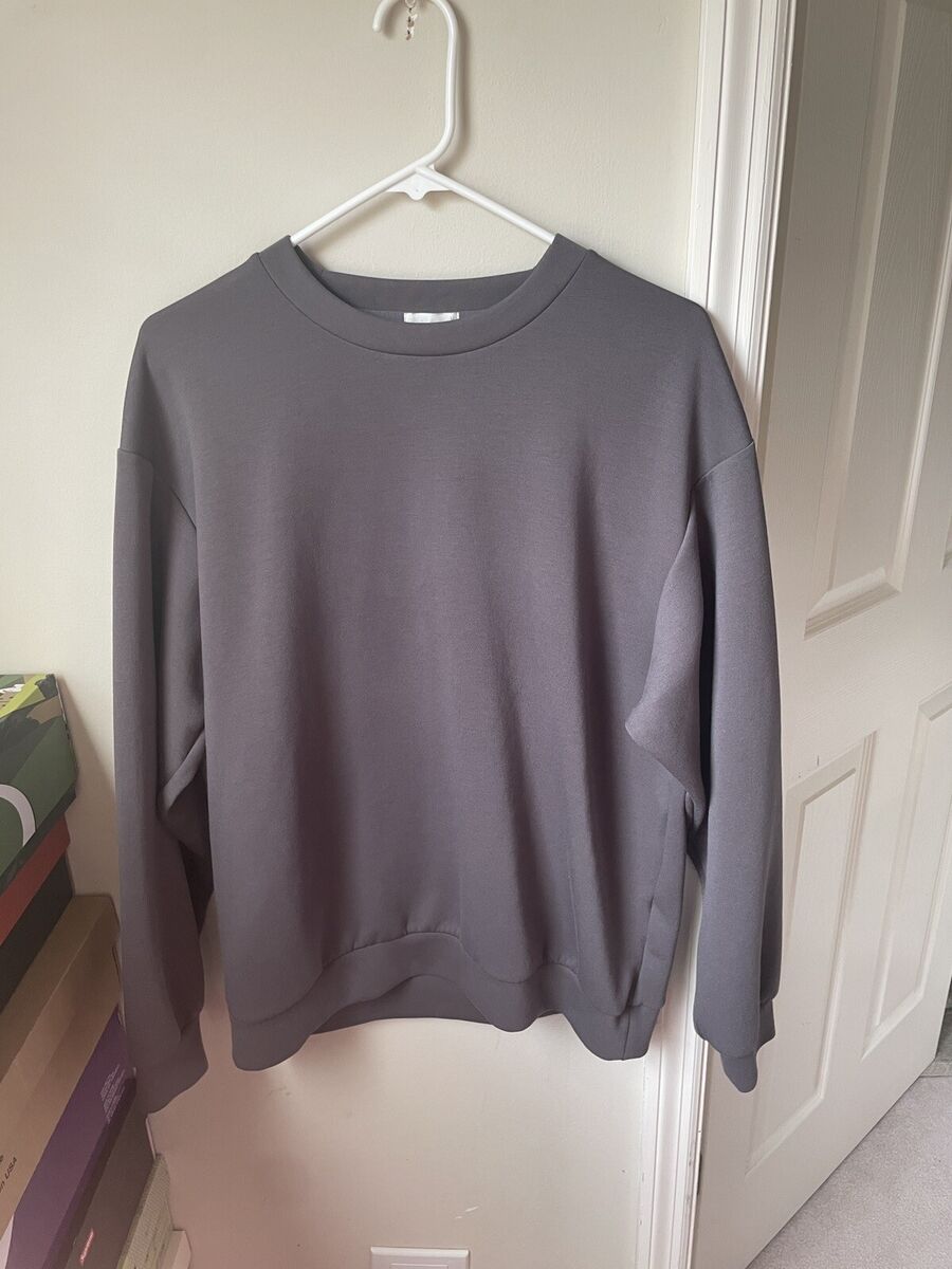 GU Japanese Brand Charcoal Black Crewneck Sweater Sweatshirt GU Japanese Brand Charcoal Black Crewneck Sweater Sweatshirt