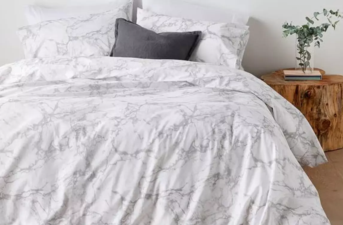 Target white cheap queen comforter