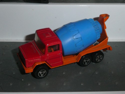 Camion 227 Béton Magirus Majorette Boite Souple