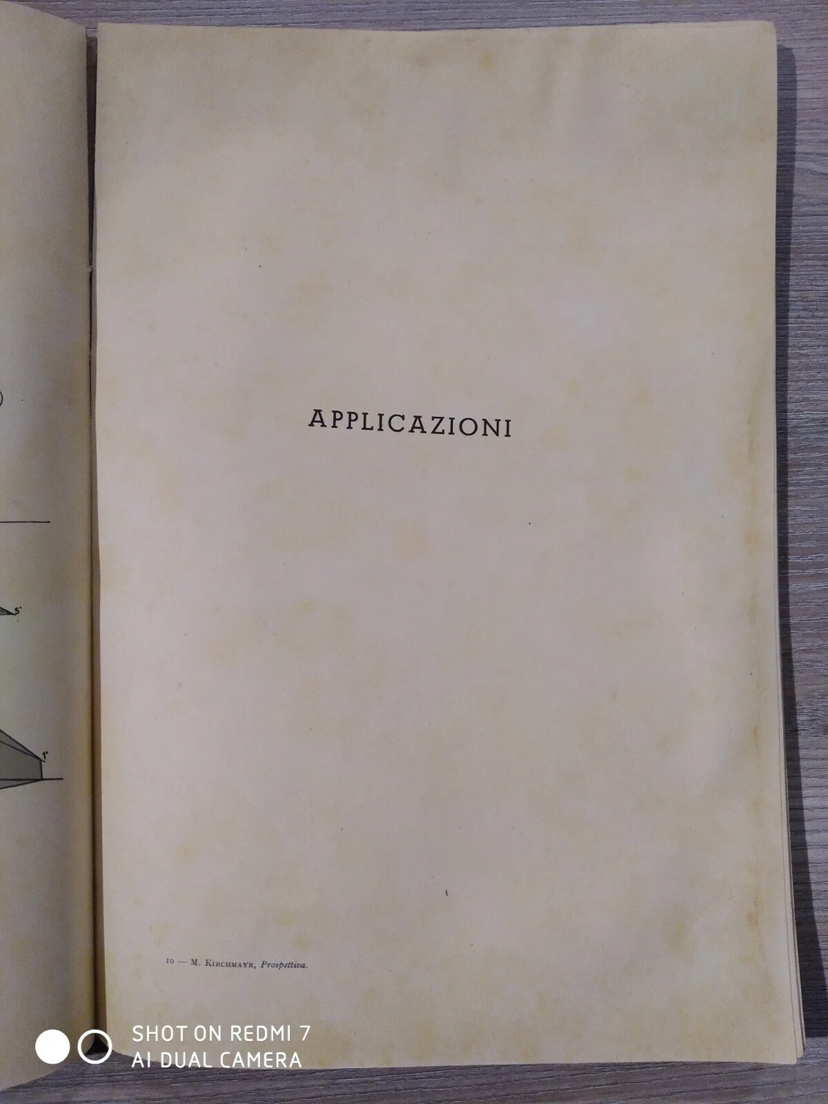 Foto 10 di 12