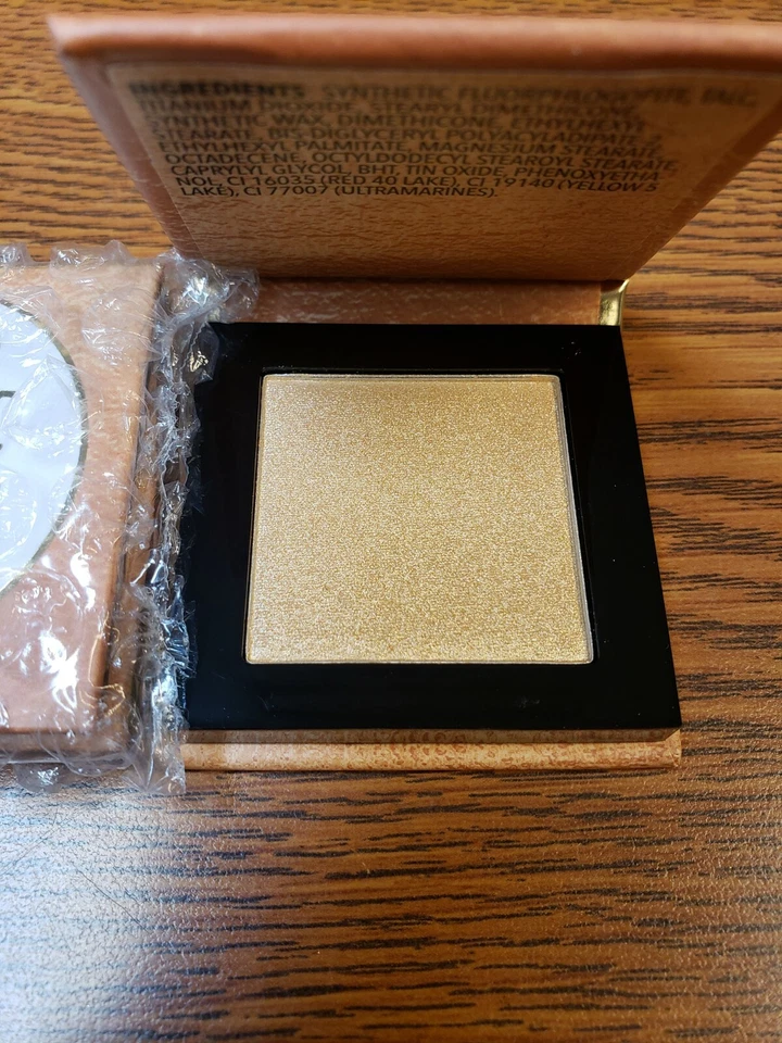 2X Essence Pure Nude Highlighter in 010 Popping Champagne 0.12oz/3.3g Travel Sz - Image 2 of 3