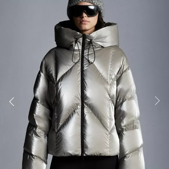 $1,875 Moncler Frele Metallic Silver Short Down Jacket Size 00