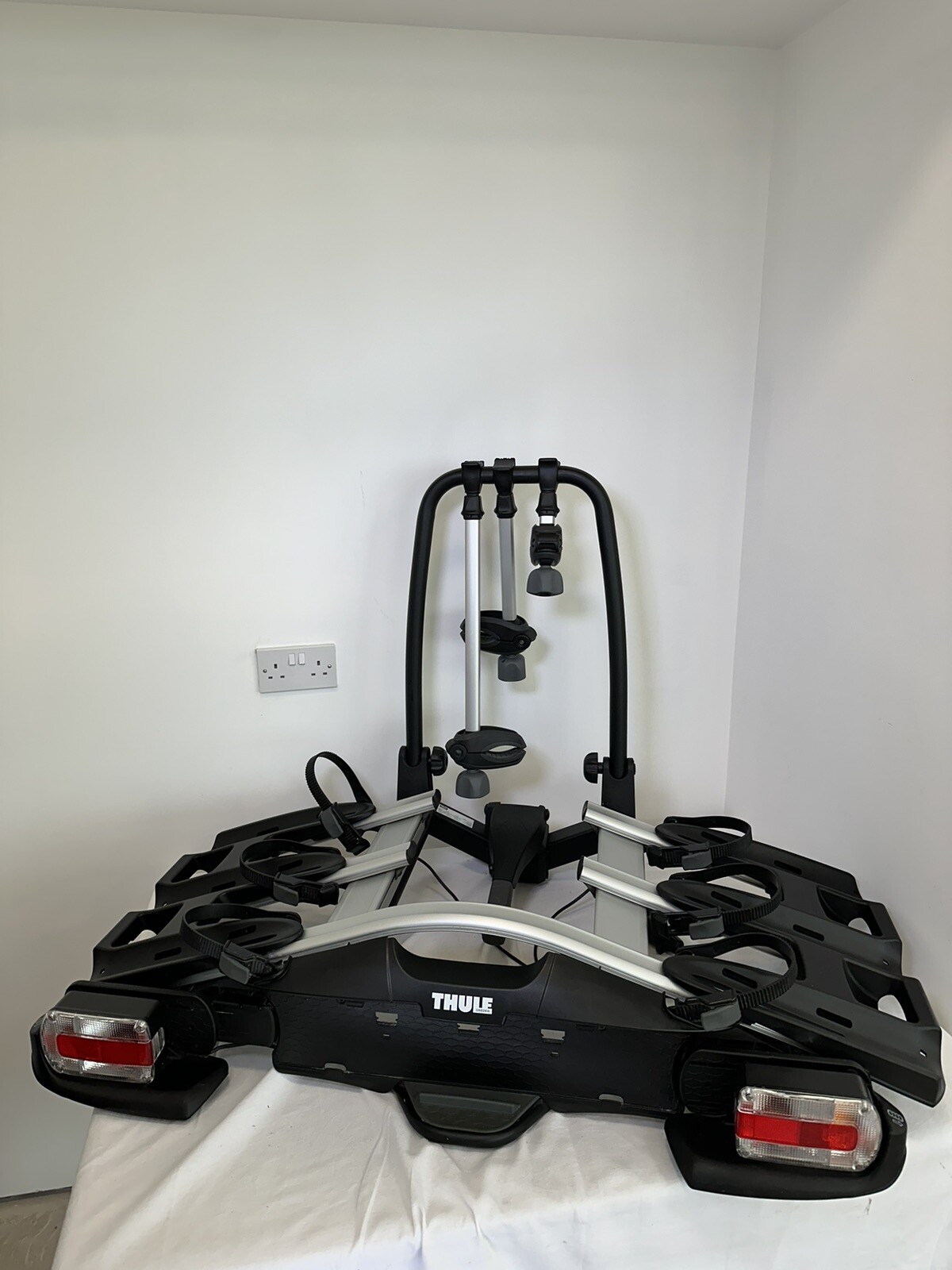 thule velocompact 927 towbar mounted cycle carrier