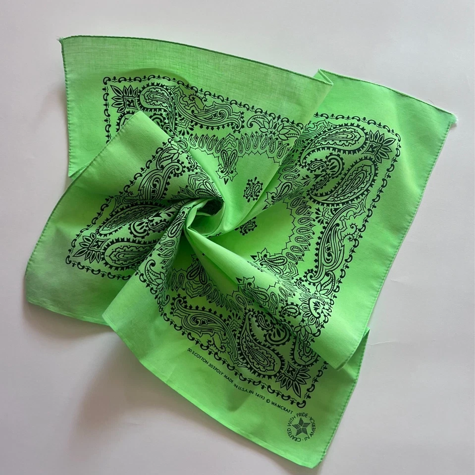 Vintage Green Paisley Floral Bandana 50% Cotton Scarf RN14193 Made in USA - Imagem 3 de 3