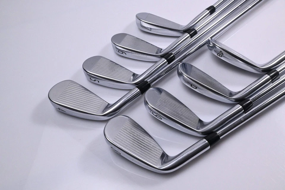 Titleist 718 AP3 Irons / 4-PW+48° / X-Flex AMT Tour White X100 Shafts - Image 4 of 4
