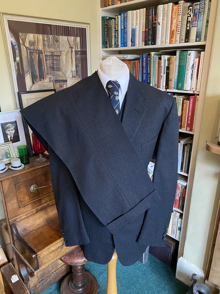 Gieves & Hawkes of Savile Row 3 Piece Bespoke Dark Grey Vintage Tweed Suit - Image 2 of 4