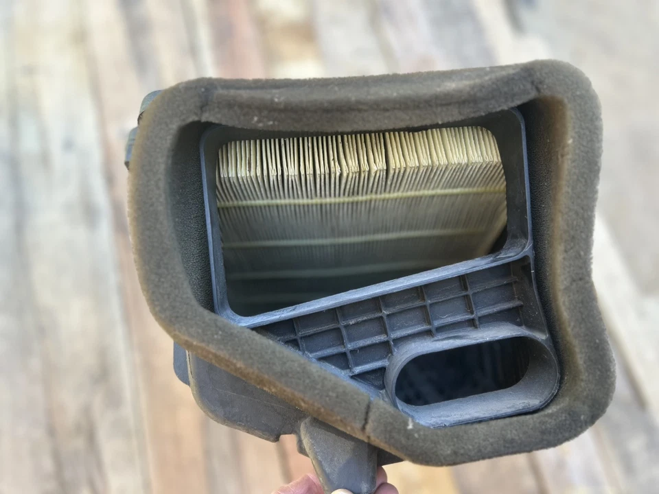 2007-2008 Cadillac Escalade Air Cleaner Intake Filter Housing Box OEM Tested - Image 2 of 4