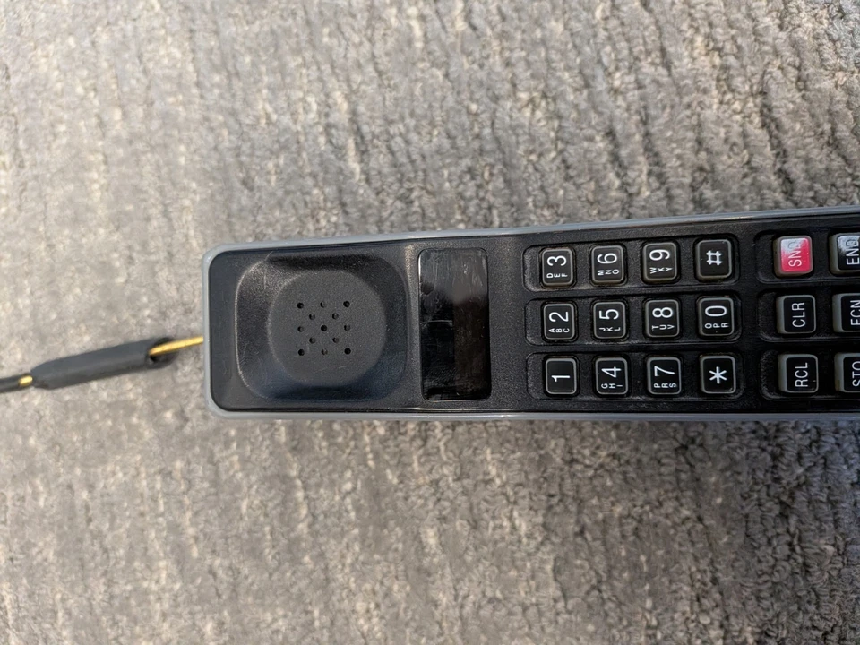 TELÉFONO CELULAR MOTOROLA VINTAGE DYNATAC 8000M LADRILLO CellularOne F09LFD8438AG Foto 3 de 4