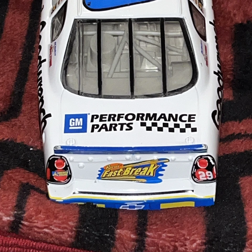 #29 Harvick GM Goodwrench Service 2002 Monte Carlo Diecast 1:24 Action Elite Foto 4 de 4
