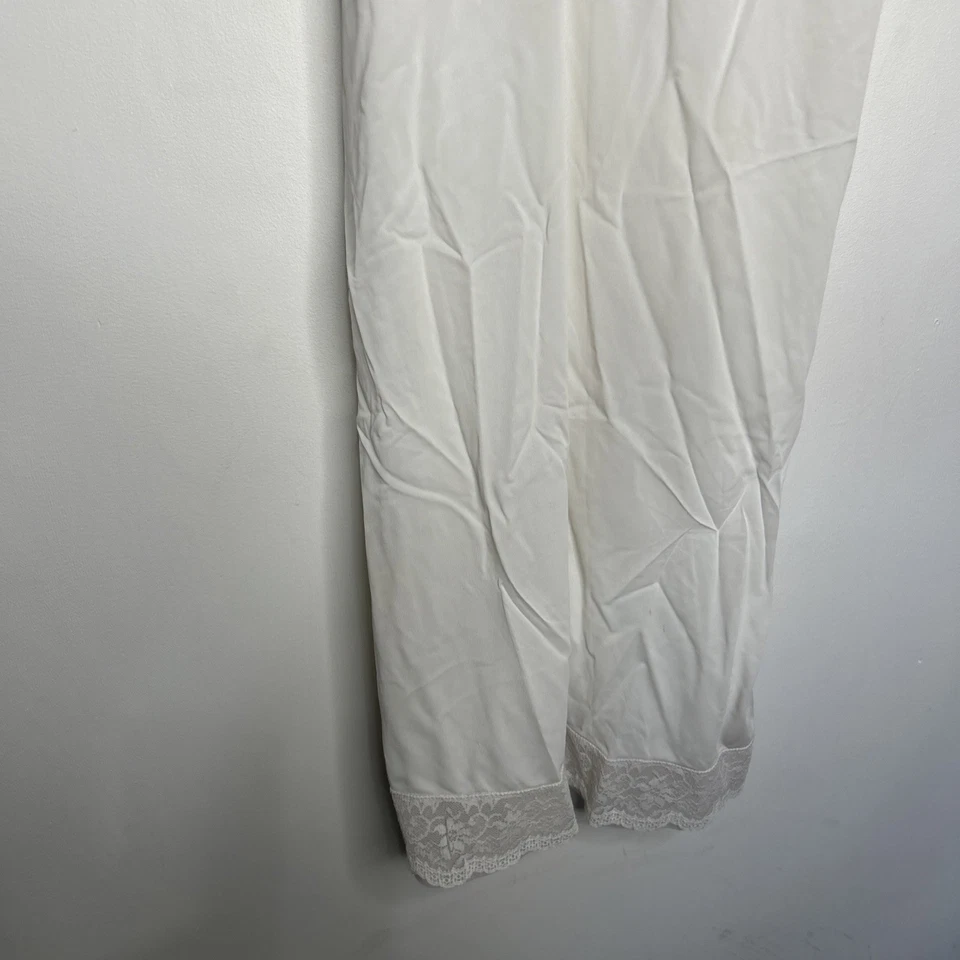 VTG Womenβs 36 Off White Lace Nylon Vintage Dress Slip Flower Detail - Image 3 of 4