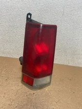 2000 to 2002 Chevrolet Express Left LH Side Tail Light Oem R0959 DW